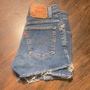 550 Levi’s Hugh Waisted Jean Shorts